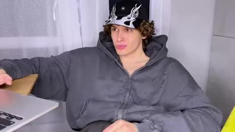 Alex online show from May 2026 06:49:02 PM