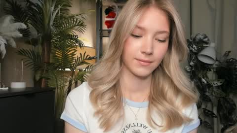 Natalie online show from April 2026 07:45:01 AM