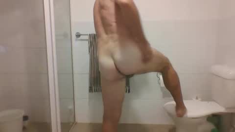 Snapshot of etextratestacle chatting on October 2025 05:10:02 PM ET online show from October 2025 05:10:02 PM