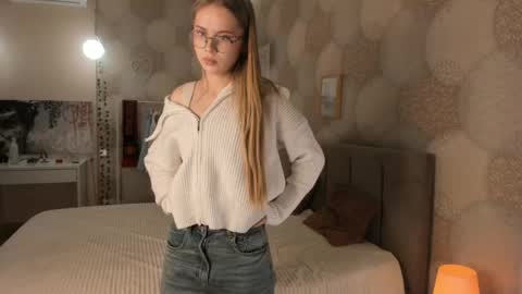 Snapshot of ethalhatchell chatting on March 2025 05:16:02 PM Elsa online show from March 2025 05:16:02 PM