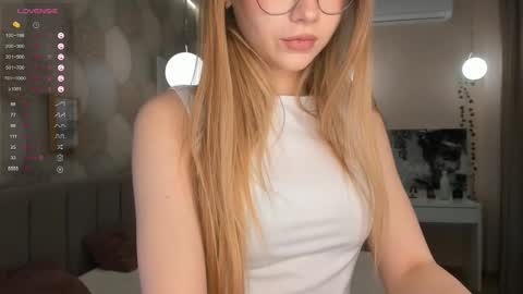 Snapshot of ethalhatchell chatting on March 2025 04:56:02 PM Elsa online show from March 2025 04:56:02 PM