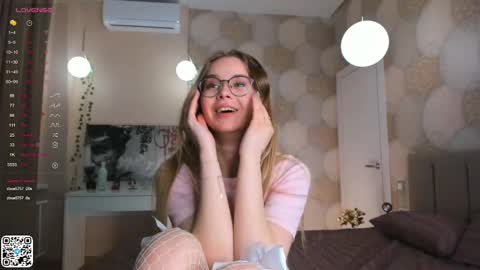 Snapshot of ethalhatchell chatting on March 2025 07:58:02 PM Elsa online show from March 2025 07:58:02 PM