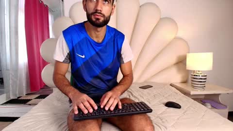 Snapshot of ethan__walker chatting on January 2025 03:11:01 PM Ethan online show from January 2025 03:11:01 PM