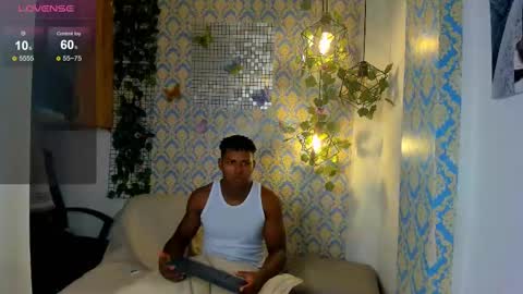 Snapshot of ethan_blackwood chatting on February 2025 01:58:01 AM ethan_blackwood online show from February 2025 01:58:01 AM