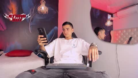 Snapshot of ethan_boy_ chatting on January 2026 07:06:02 PM Ethan online show from January 2026 07:06:02 PM