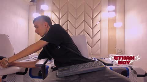 Snapshot of ethan_boy_ chatting on February 2026 08:14:02 PM Ethan online show from February 2026 08:14:02 PM