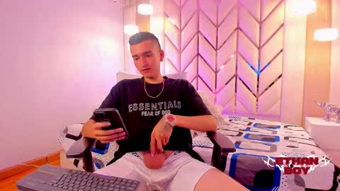 Snapshot of ethan_boy_ chatting on February 2026 08:23:02 PM Ethan online show from February 2026 08:23:02 PM