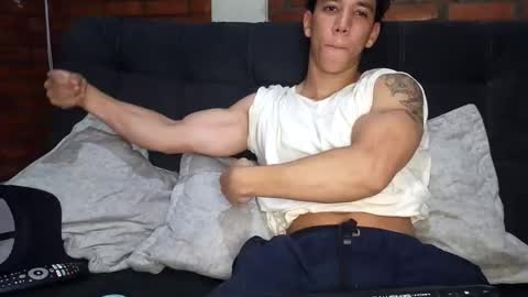 Snapshot of ethan_noir chatting on December 2024 07:29:02 AM Ethan Noir online show from December 2024 07:29:02 AM