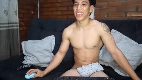 Snapshot of ethan_noir chatting on December 2024 10:34:01 AM Ethan Noir online show from December 2024 10:34:01 AM