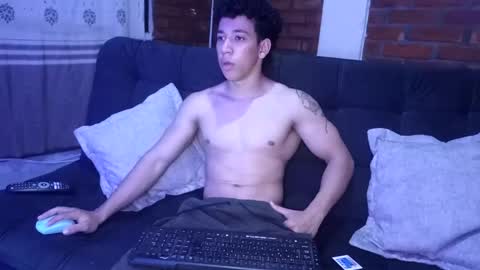 Snapshot of ethan_noir chatting on December 2024 04:31:02 AM Ethan Noir online show from December 2024 04:31:02 AM