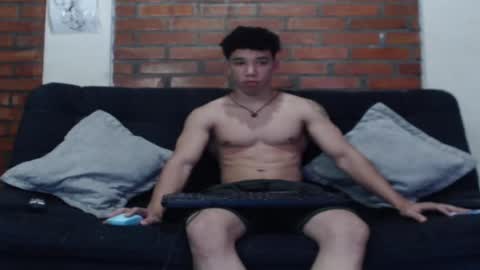 Snapshot of ethan_noir chatting on January 2025 11:21:02 PM Ethan Noir online show from January 2025 11:21:02 PM