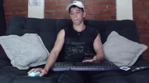 Snapshot of ethan_noir chatting on January 2025 11:24:01 PM Ethan Noir online show from January 2025 11:24:01 PM