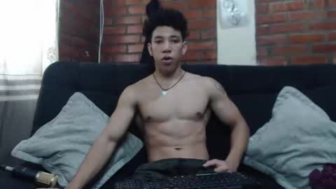 Snapshot of ethan_noir chatting on January 2025 09:50:01 PM Ethan Noir online show from January 2025 09:50:01 PM