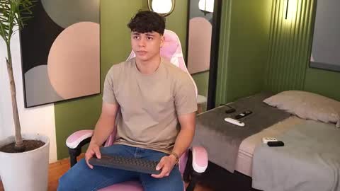 Snapshot of ethan_occonor chatting on September 2025 06:44:02 PM ethan_occonor online show from September 2025 06:44:02 PM