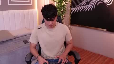 Snapshot of ethan_occonor chatting on October 2025 01:07:01 PM ethan_occonor online show from October 2025 01:07:01 PM