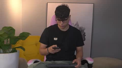 Snapshot of ethan_occonor chatting on November 2025 12:27:02 PM ethan_occonor online show from November 2025 12:27:02 PM