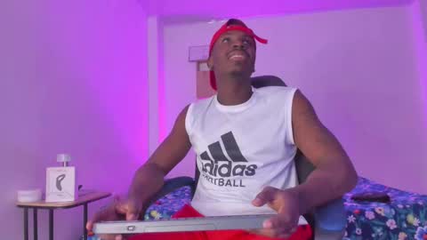 Snapshot of ethan_travis0 chatting on October 2025 08:50:01 PM ethan travis online show from October 2025 08:50:01 PM