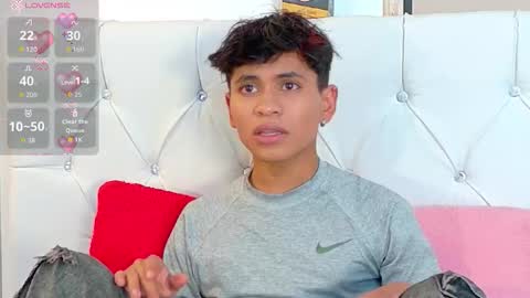 Ethan online show from November 2025 08:49:01 PM