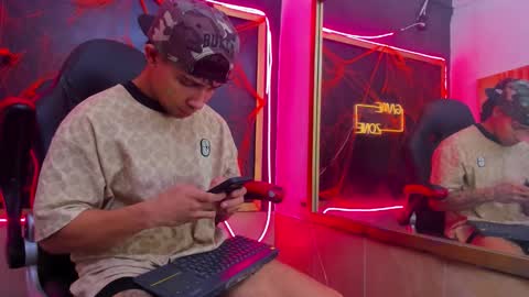 Ethan online show from October 2025 04:18:02 AM