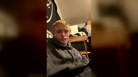 ethanbmx2001 online show from April 2026 10:35:02 AM