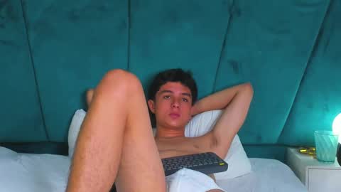 ethanlowell online show from February 2025 09:08:01 AM