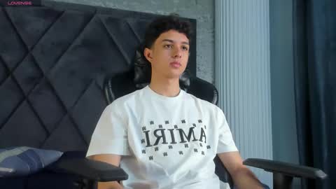 ethanlowell online show from April 2026 09:02:01 PM