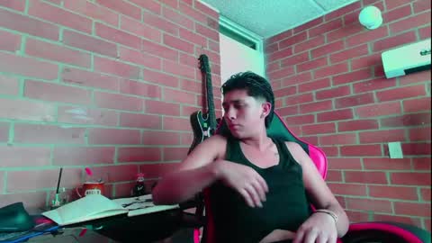 ethann2_ online show from May 2026 09:23:01 PM