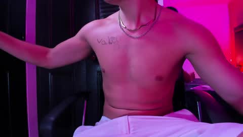 ethansantori online show from May 2026 09:33:01 PM