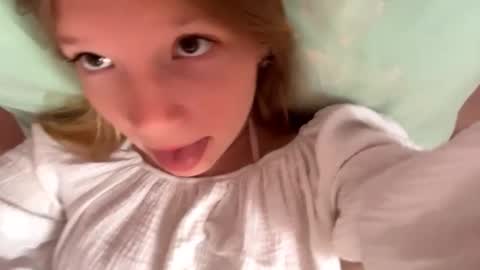 Lana online show from September 2025 05:40:02 AM