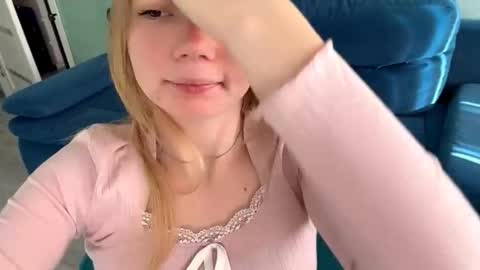 Lana online show from September 2025 05:22:01 AM