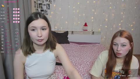 Veronica Tiia Lilith left to right online show from January 2025 04:34:01 AM