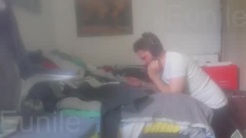 eunile online show from May 2026 01:07:02 PM