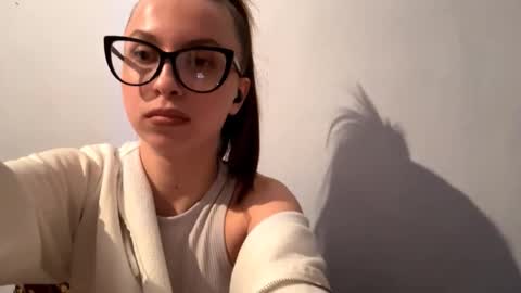 lIlianna online show from February 2026 04:18:01 PM