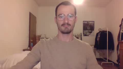 Snapshot of europe_bang chatting on November 2025 06:29:02 PM Andrea online show from November 2025 06:29:02 PM