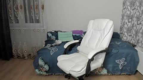 Eva online show from November 2025 12:27:02 PM