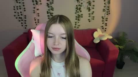 Snapshot of eva__thompson chatting on June 2026 12:55:02 AM Eva online show from June 2026 12:55:02 AM