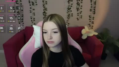 Snapshot of eva__thompson chatting on July 2026 01:02:02 AM Eva online show from July 2026 01:02:02 AM