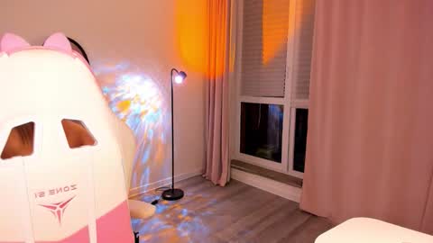 Eva Davis online show from March 2026 02:28:01 AM