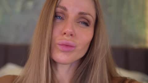 Snapshot of eva_fashionista chatting on January 2025 06:45:02 AM Eva online show from January 2025 06:45:02 AM