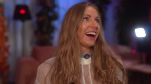 Snapshot of eva_fashionista chatting on November 2025 08:00:01 PM Eva online show from November 2025 08:00:01 PM