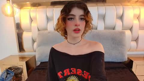 Snapshot of eva_halsey chatting on September 2025 07:50:02 PM E V A online show from September 2025 07:50:02 PM