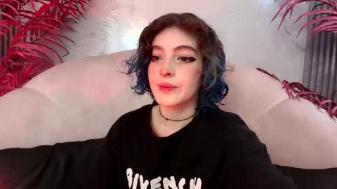 Snapshot of eva_halsey chatting on October 2025 07:51:01 PM E V A online show from October 2025 07:51:01 PM