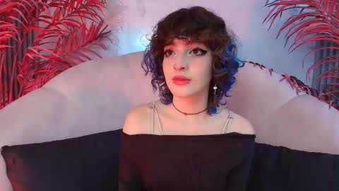 Snapshot of eva_halsey chatting on November 2025 07:47:01 PM E V A online show from November 2025 07:47:01 PM