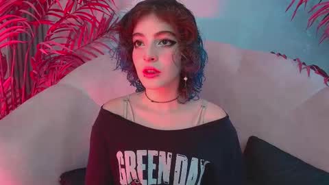 Snapshot of eva_halsey chatting on November 2025 08:21:01 PM E V A online show from November 2025 08:21:01 PM