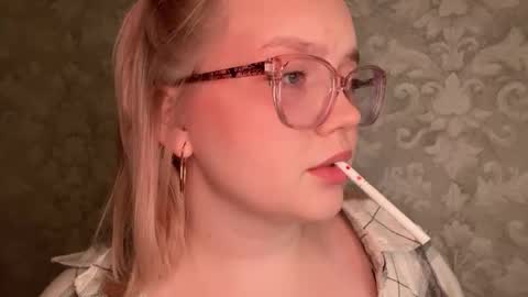 eva_kittenn online show from September 2025 08:14:01 PM