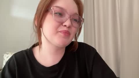 Snapshot of eva_kittenn chatting on June 2026 02:29:01 PM eva_kittenn online show from June 2026 02:29:01 PM