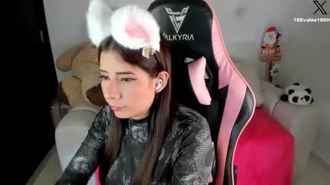 Snapshot of eva_lee18 chatting on January 2025 07:37:02 AM Eva online show from January 2025 07:37:02 AM