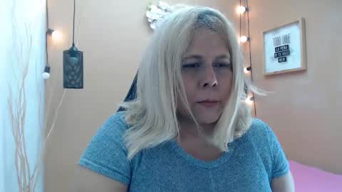 eva_love49 online show from November 2025 12:16:02 PM