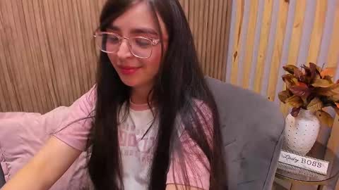 Snapshot of eva_macalliter chatting on February 2025 09:51:02 AM Angelinne online show from February 2025 09:51:02 AM