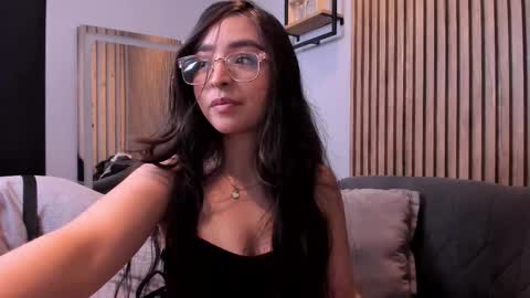 Snapshot of eva_macalliter chatting on September 2025 01:35:02 PM Angelinne online show from September 2025 01:35:02 PM